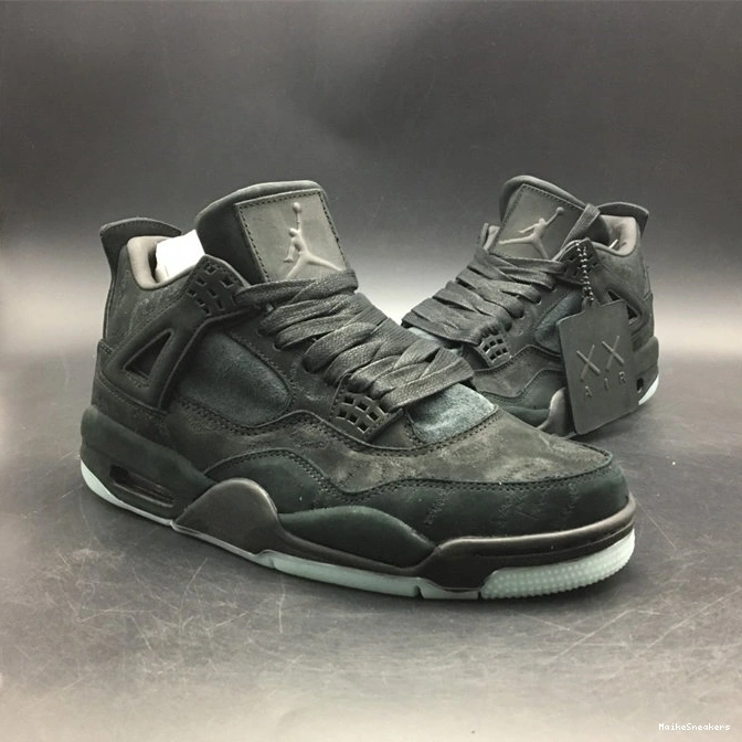 MaikeSneakers Kaws Seasonal 4 3873 930155- Black Retro Jordan 1028